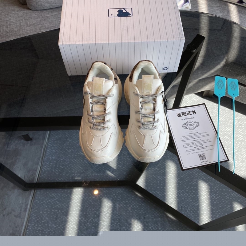 G*u*i casual shoes